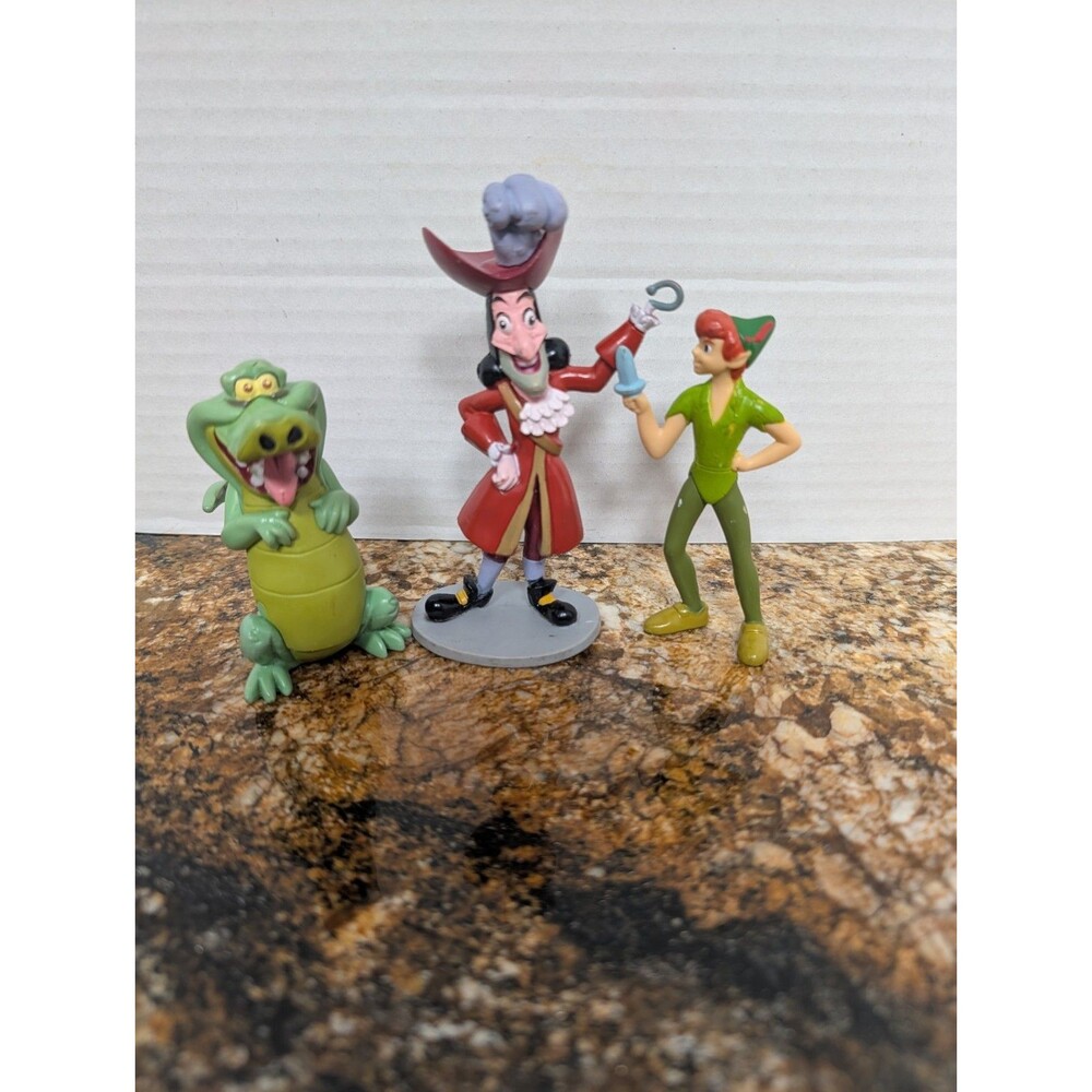 Disney Peter Pan Captain Hook Figure. 4.7" Tall Gator And Peter Pan
